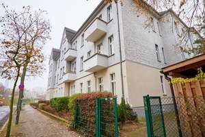 Attraktive Lage in Karlshorst: Helle 1-Zimmerwohnung mit Altbauflair – keine Käuferprovision – Die vollständige Adresse der Immobilie erhältst du vom Anbieter., 10318 Karlshorst, Berlin – Vorschaubild 3