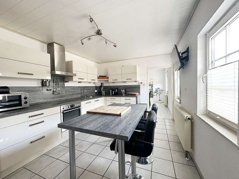 Immobilie in Esthal - Einzugsbereites Familien- oder Ferienhaus mit schönem Garten und top Freizeitangeboten in Waldlage - Bild 11