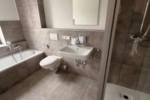 4,5 Zimmer Garten- Terrassen-Wohnung in Regensburg Oberisling  – 93053 Oberisling-Graß, Regensburg – Vorschaubild 8