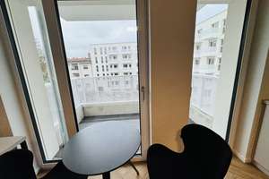 Direkt in Adlershof! Möbliertes modernes Studio mit Balkon und EBK! – Otto-Franke-Straße 45, 12489 Adlershof, Berlin – Vorschaubild 3