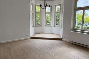Helle 4-Zimmer-Wohnung im 1. OG in Krefeld-Kempener Feld/Baackeshof