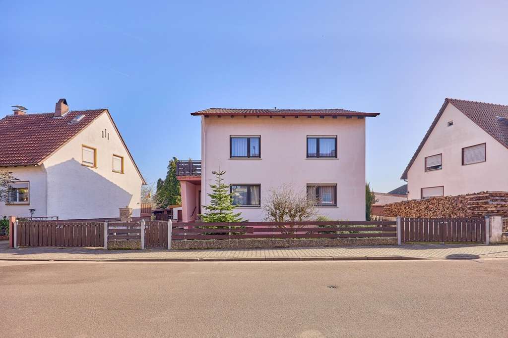 Immobilie in Eisenberg (Pfalz) - 1-2 Familienhaus in ruhiger Lage von Kerzenheim zu verkaufen !! - Bild 2