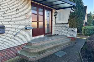 Gepfl. Haus mit tollem Grundstück, schöner Garage, Keller und neuem Dach – Steinburg (Kreis) – Vorschaubild 30
