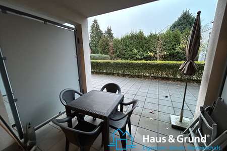 *** charmante, helle 1-Zimmer-Wohnung mit Loggia, Einbauküche in begehrter Lage ***