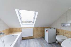Wunderschöne 3 Zi Dachgeschoss Wohnung mit Balkon und Küche – Konradstr. -, 90429 Muggenhof, Nürnberg – Vorschaubild 5