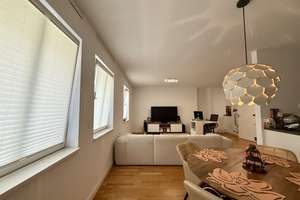 Großzügige 2 Zimmer-Wohnung mit Einbauküche nähe Hofgarten und Rhein – Die vollständige Adresse der Immobilie erhältst du vom Anbieter., 40213 Altstadt, Düsseldorf – Vorschaubild 5