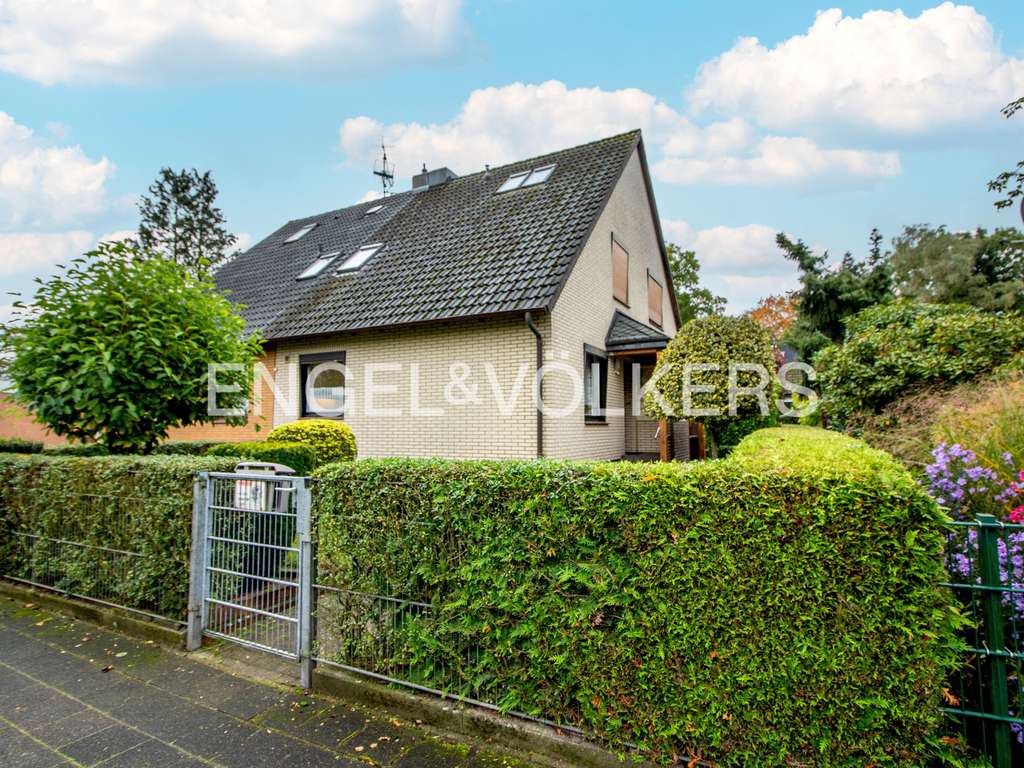 Immobilie in Verden (Aller) - Familiengerechte Doppelhaushälfte in gepflegter Lage mit Garten & Garage – Grundstück im Eigentum... - Bild 2