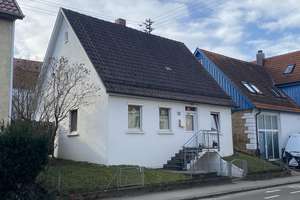 Provisionsfrei: Kleines Einfamilienhaus mit Garten und Ausbaupotenzial