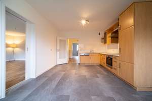 Stilvolle, helle, teilmöblierte 2 Zi Whg mit Tiefgarage und EBK – Kärntner Str. 00, 65203 Biebrich, Wiesbaden – Vorschaubild 10