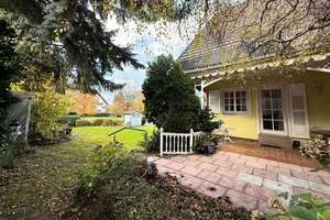 Lichtdurchflutetes Einfamilienhaus in ruhiger, toller Lage, großem Garten, 2 Schlafzimmern u. Garage – Die vollständige Adresse der Immobilie erhältst du vom Anbieter., 77948 Friesenheim – Vorschaubild 2