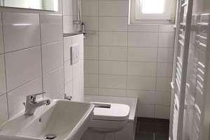 Endlich Zuhause: sanierte 2-Zimmer Wohnung mit Durchgangszimmer – Kieler Str. 13, 24143 Gaarden-Ost, Kiel – Vorschaubild 3