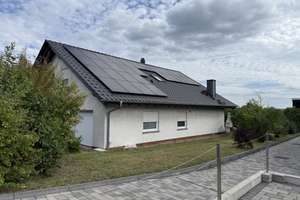 Großzügiges Einfamilienhaus mit großem Garten – viel Platz für die ganze Familie