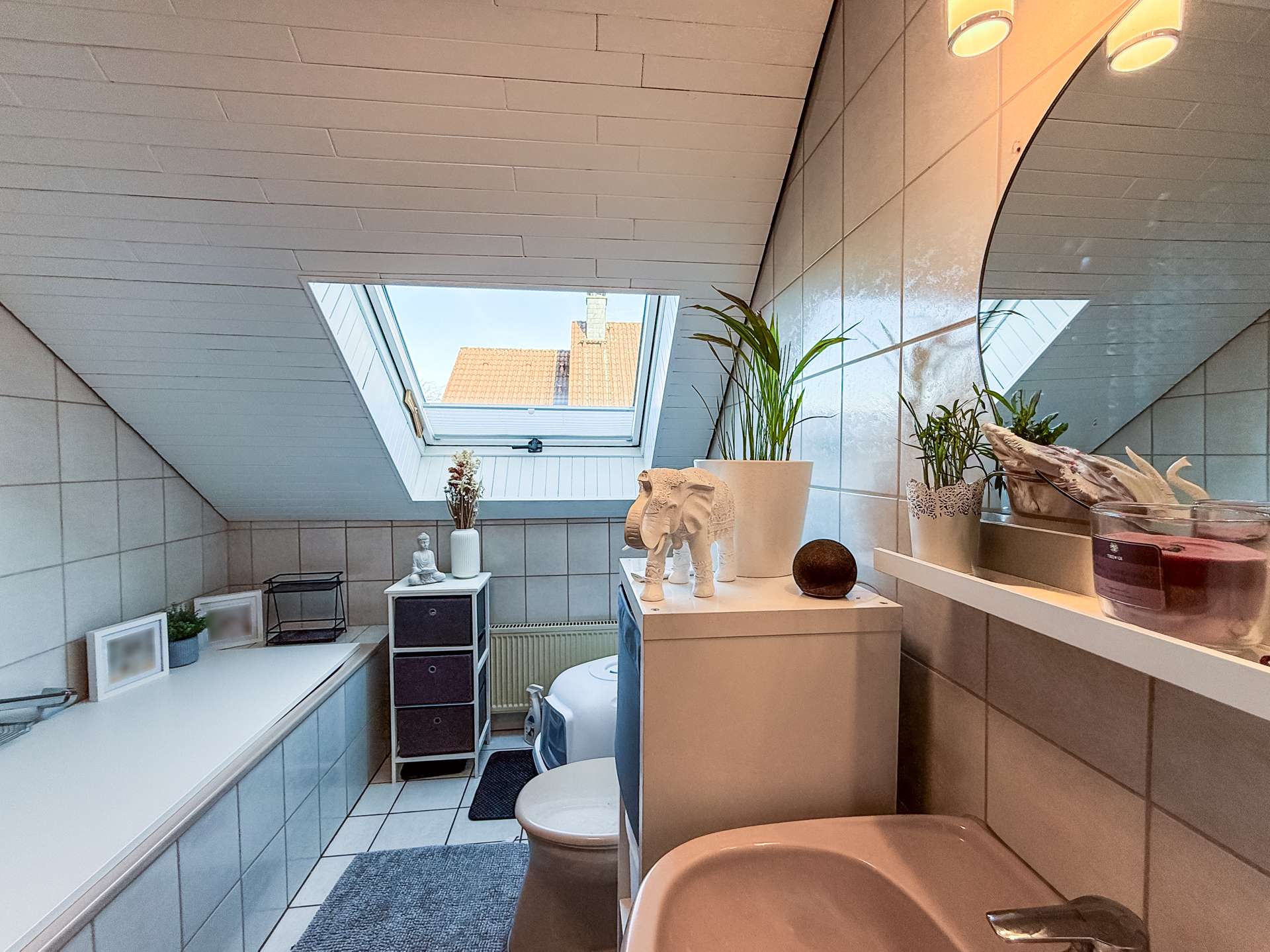 Immobilie in Overath - Zweifamilienhaus mit Terrasse & Balkon || Doppelgarage - Bild 3