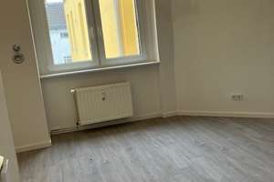 Kleine räumliche Wohnung für Singles und Studenten