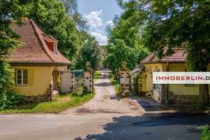 IMMOBERLIN.DE - Klassisches Torhaus mit Sonnengarten + Pool am Kartzower Schloss – Potsdam – Vorschaubild 4
