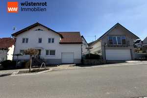Wohnen mit Komfort: Großzügiges Haus mit Garten und viel Stauraum – Zollernalbkreis – Vorschaubild 1