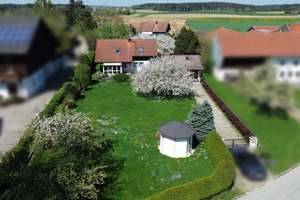 Provisionsfrei! EFH in idyllischer Lage inkl. Bauplatz für 5-Familienhaus lt. Vorbescheid. – Die vollständige Adresse der Immobilie erhältst du vom Anbieter., 83119 Obing – Vorschaubild 1