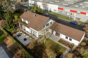 Großzügiges, gepflegtes Familienhaus mit Teilungsmöglichkeit bei Haus und Grundstück – Die vollständige Adresse der Immobilie erhältst du vom Anbieter., 90556 Cadolzburg – Vorschaubild 1