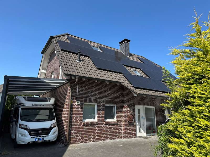 Two-family house with large garden in a young residential area of Selm with a quiet cul-de-sac location