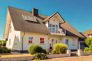 Ihr Familienhaus in Ranstadt - warm, großzügig und voller Lebensqualität – Die vollständige Adresse der Immobilie erhältst du vom Anbieter., 63691 Ranstadt – Vorschaubild 2