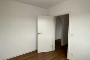 Frisch renovierte 3‑Zimmer‑Wohnung mit Balkon in ruhiger Lage – 75 m² in Düsseldorf – In den Kötten 15a, 40627 Vennhausen, Düsseldorf – Vorschaubild 5