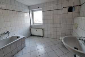 2 Zimmer DG-Wohnung mit Laminat und Einbauküche zu vermieten – Gaertnerstraße 1c, 39104 Magdeburg – Vorschaubild 5