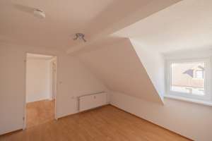 Renovierte 2-Zimmer Dachgeschosswohnung mit Einbauküche – Mittelriede 11, 38104 Wabe-Schunter-Beberbach, Braunschweig – Vorschaubild 5