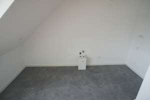 *Essen-Rüttenscheid* - Gemütliche DG-Wohnung in modernisiertem Haus! – Langenbeckstraße 25, 45130 Rüttenscheid, Essen – Vorschaubild 8