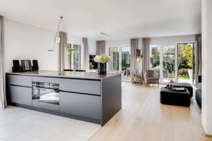 Raum für mehr! Außergewöhnlich großzügige und elegante Ensemblevilla. – Die vollständige Adresse der Immobilie erhältst du vom Anbieter., 81927 Englschalking, München – Vorschaubild 2