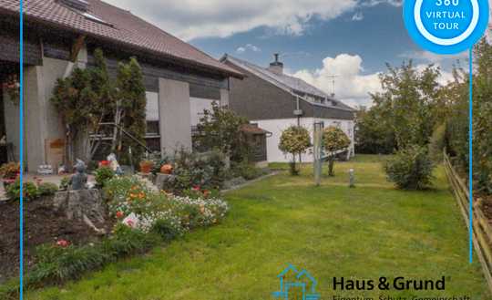 2-Familienhaus + Freizeiträumen im UG / 3 Garagen & schöner Garten