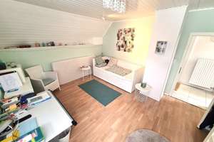 FAMILIENHAUS MIT 4 SCHLAFZIMMERN, EBK, PARKETT, 2 BÄDERN SOWIE EINEM MINIGARTEN – Die vollständige Adresse der Immobilie erhältst du vom Anbieter., 76228 Stupferich, Karlsruhe – Vorschaubild 15