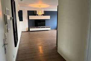 "Haus am Park" 
4,5 Zimmer-Wohnung mit Einbauküche in 47226
Duisburg-Rheinhausen "Aufzug vorhanden – Die vollständige Adresse der Immobilie erhältst du vom Anbieter., 47226 Hochemmerich, Duisburg – Vorschaubild 4