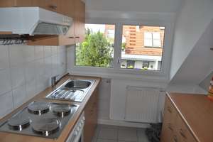 Bad Cannstatt/Fellbach-Lindle: 3 Zi. DG-Wohnung mit unverbautem Blick ins Grüne – Frühlingshalde 26, 70734 Fellbach – Vorschaubild 5