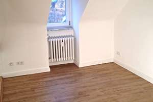 Helle Dachgeschoß-Wohnung am Staufenplatz – Grafenberger Allee 397, 40235 Grafenberg, Düsseldorf – Vorschaubild 3