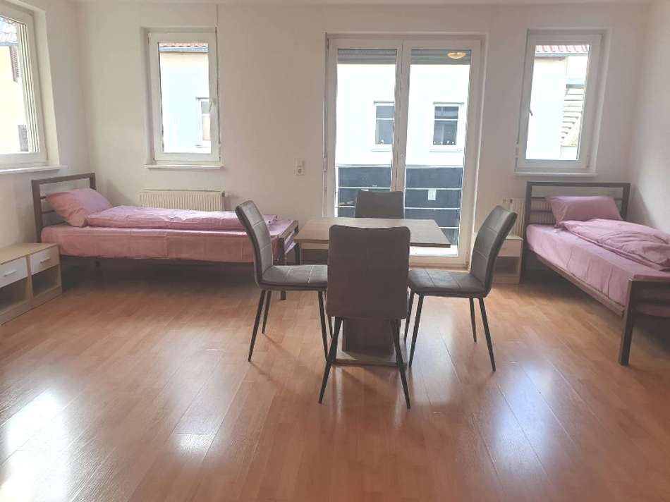 1. OG 4 Zimmer 4-Bettzimmer Bi