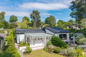 Charmanter Bungalow auf idyllischem Erbpachtgrundstück in begehrter Lage nahe der Fischbeker Heide! – Die vollständige Adresse der Immobilie erhältst du vom Anbieter., 21149 Neugraben-Fischbek, Hamburg – Vorschaubild 2