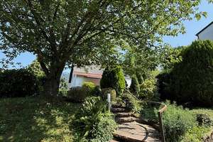 Wohlfühloase in bester Lage: 1-2 Familienhaus mit Garten, Carport & PV-Anlage in Baden-Baden – Lilienmattstraße 2, 76530 Innenstadt, Baden-Baden – Vorschaubild 2