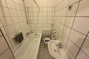 *Schöne 2 Raum Wohnung mit Keller*in einem frisch Modernisierten Haus* – Margaretenstr. 2, 45145 Holsterhausen, Essen – Vorschaubild 1