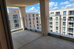 Große attraktive 4 Zimmer  Wohnung mit großer, charmanter Terrasse