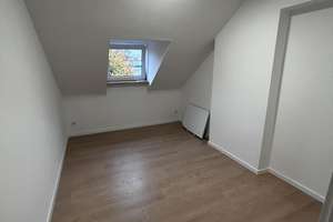 Modernisierte Dachgeschosswohnung mit Charme - 2 Zimmer in Mönchengladbach-Rheydt – Gartenstraße 69, 41236 Rheydt, Mönchengladbach – Vorschaubild 6