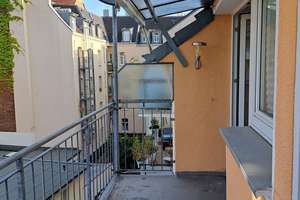 Geräumige Dachgeschosswohnung mit eigenem Balkon und Einbauküche – ideal auch für eine WG – Im Krahnenhof 5, 50668 Altstadt/Nord, Köln – Vorschaubild 8