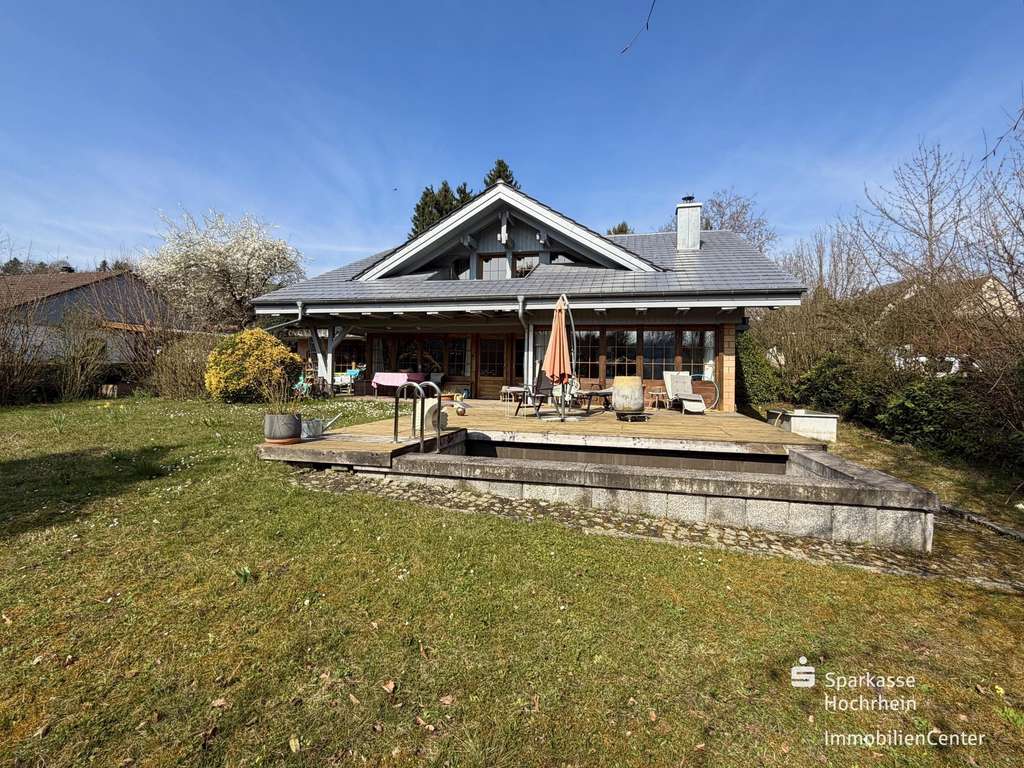 Immobilie in Hohentengen am Hochrhein - Freiraum für neue Lebensideen - Einfamilienhaus mit Garten in Hohentengen a. H., Herdern - Bild 2