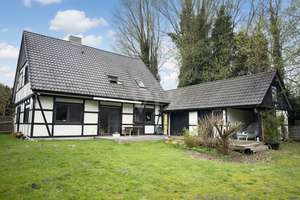 Bezugsfreies EFH mit großem Grundstück in traumhafter Lage – Die vollständige Adresse der Immobilie erhältst du vom Anbieter., 26133 Osternburg, Oldenburg (Oldenburg) – Vorschaubild 2