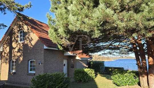 Bild von Einzigartiges Haus in erster Reihe am See