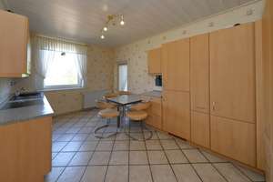Charmante 3,5-Raum-Etagenwohnung mit Loggia, zentral in Essen-Borbeck – Die vollständige Adresse der Immobilie erhältst du vom Anbieter., 45355 Borbeck-Mitte, Essen – Vorschaubild 3