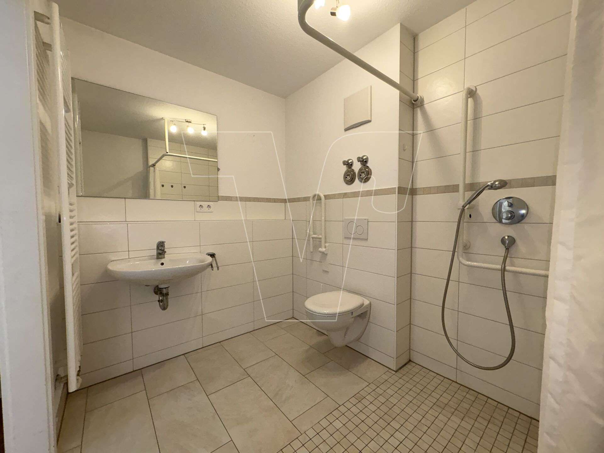 Immobilie in Sulzbach an der Murr - Moderne Komfortwohnung: barrierearm, zentrumsnah und mit sonnigem Balkon - Bild 4