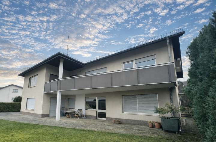 Blick auf das Haus vom Innenho