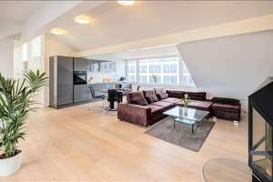 Möbliert: Moderne Dachgeschosswohnung Nähe Stiglmaierplatz – 80335 Augustenstraße, München – Vorschaubild 1
