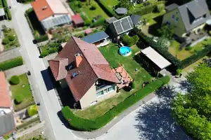 Großzügiges Einfamilienhaus mit Einliegerwohnung + separatem Ferienhaus in beliebter Wohnsiedlung (c – Müritz (Kreis) – Vorschaubild 4