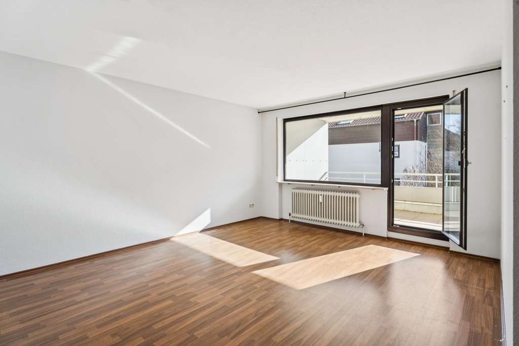 Immobilie in Wendlingen am Neckar - Sonnige 2-Zi. Wohnung mit großem Süd-/Westbalkon - Bild 2